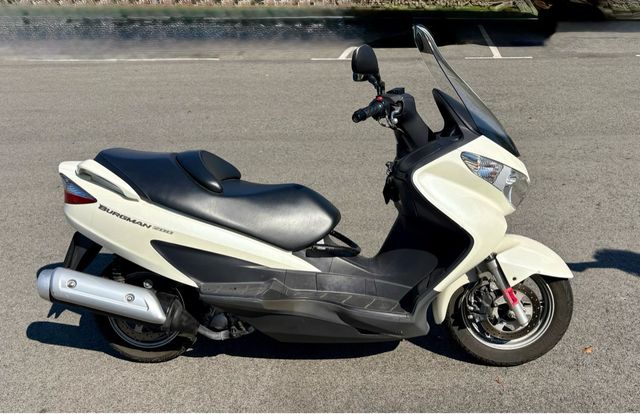 Suzuki Burgman 200 Scooter Blanco 