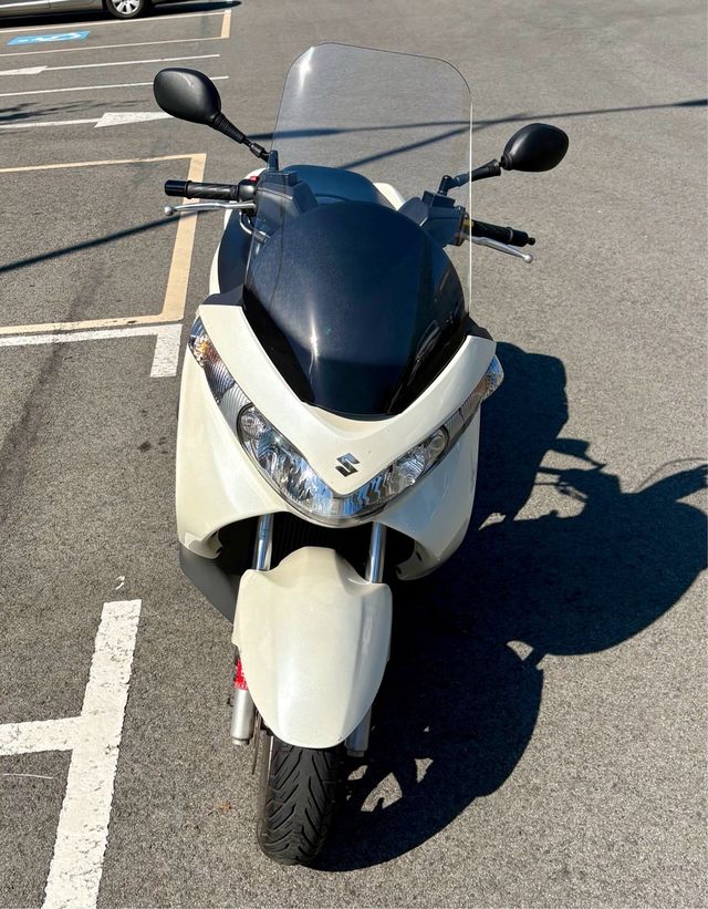 Suzuki Burgman 200 Scooter Blanco 