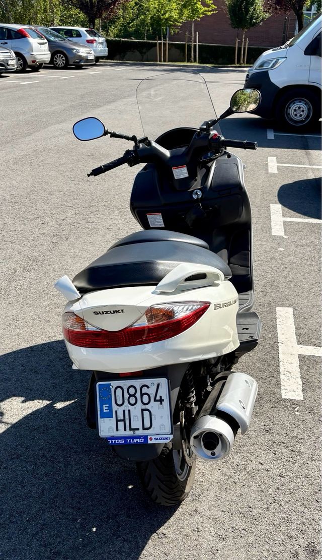 Suzuki Burgman 200 Scooter Blanco 