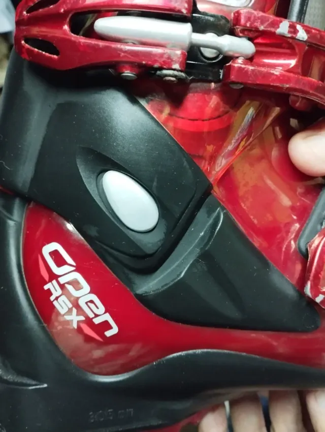 Botas de esquí Rossignol rojas. Modelo open srx.