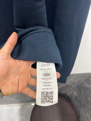 Felpa Ami Paris blu con cuore rosso