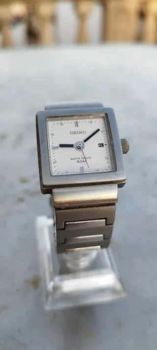 Reloj Seiko Quartz V782-5C30
