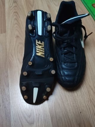 Botas de fútbol Nike Tiempo niño