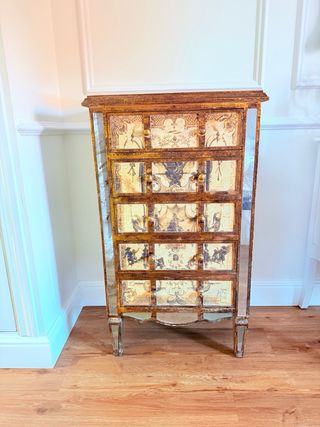 Cómoda Anticuario Madera y Cristal