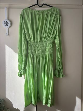 Vestido verde con fruncido