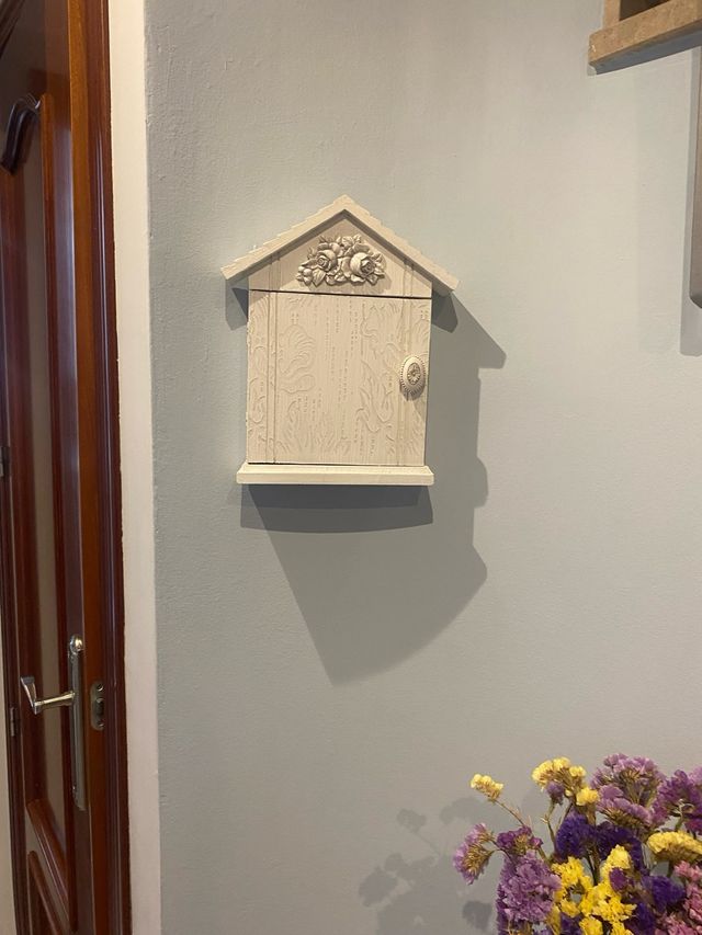 Caja de llaves decorativa estilo casita