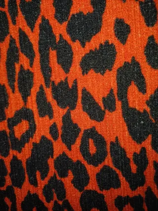 Vestido leopardo rojo cuello alto