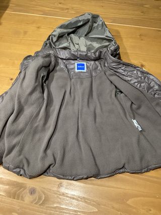 2 Giacche: 1 Piumino + 1 impermeabile 30 Mesi