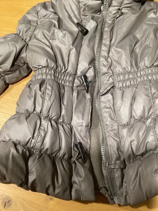 2 Giacche: 1 Piumino + 1 impermeabile 30 Mesi