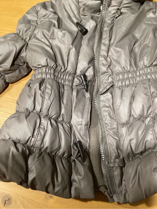 2 Giacche: 1 Piumino + 1 impermeabile 30 Mesi