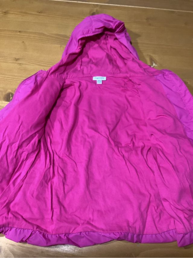 2 Giacche: 1 Piumino + 1 impermeabile 30 Mesi