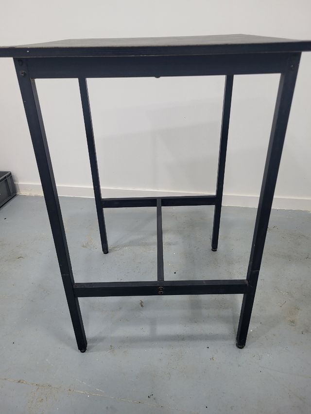 Mesa alta de madera negra, 1,20 aproximadamente
