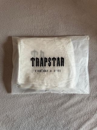 Conjunto Trapstar Camiseta y Pantalón Corto