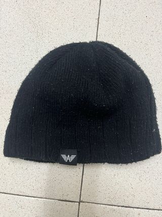 Gorros de lana (negro, azul, gris)