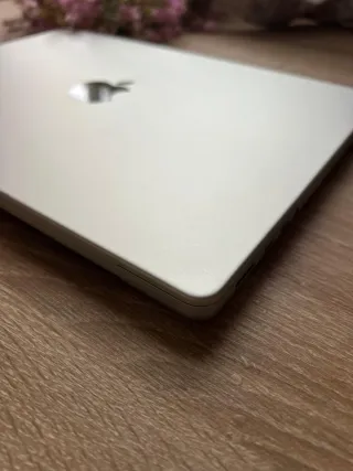 MacBook Pro 14 M1 512GB SSD 16GB RAM