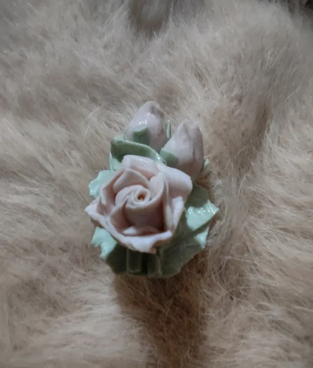 Broche Vintage, porcelana fría.