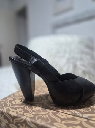 Zapatos de tacón negros