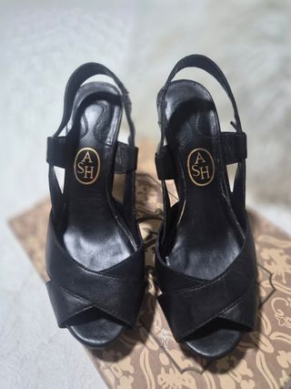 Zapatos de tacón negros