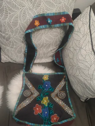 Bolso artesanal bordado flores