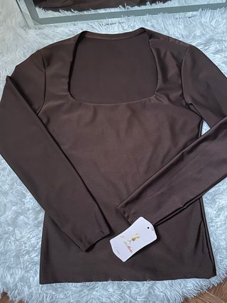 Camiseta manga larga escote cuadrado