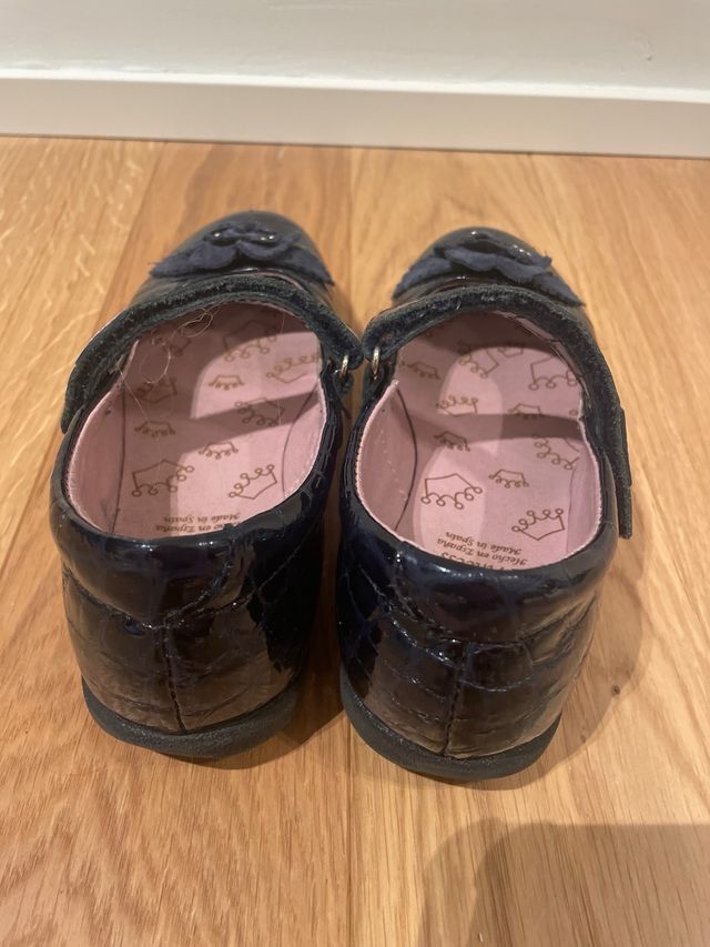 Merceditas charol Pablosky niña azul