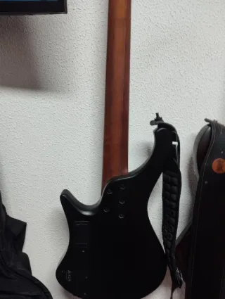 Ibanez EHB1005 Bajo Eléctrico 5 Cuerdas