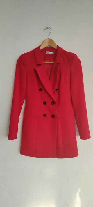 Americana larga roja