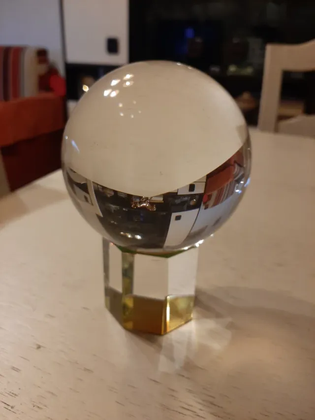 Bola de cristal maciza. Efecto color