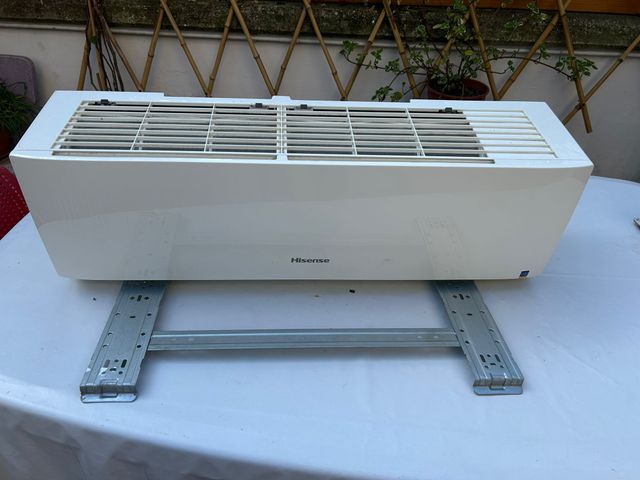 Hisense AST 09uw4svedj10 Solo Split