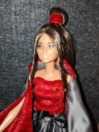 Barbie Fashionista Novia Drácula