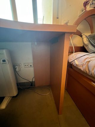 Escritorio, cajonera y cama individual