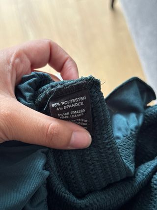 Blusa verde botella con volantes