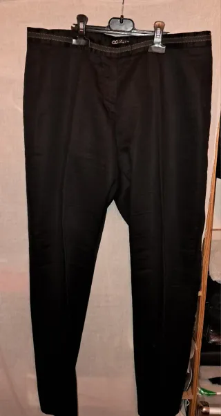 Traje de chaqueta negro con cinturón