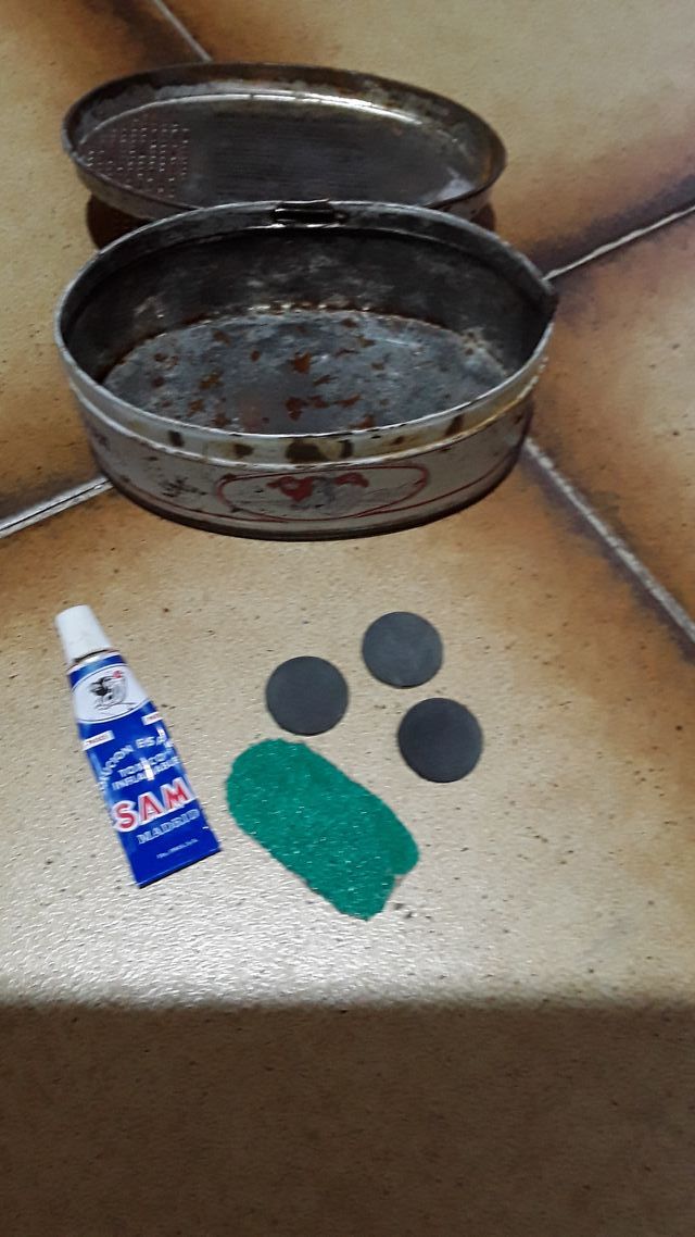 Caja antigua parches SAMI MECANIZACIONES EN FRIO