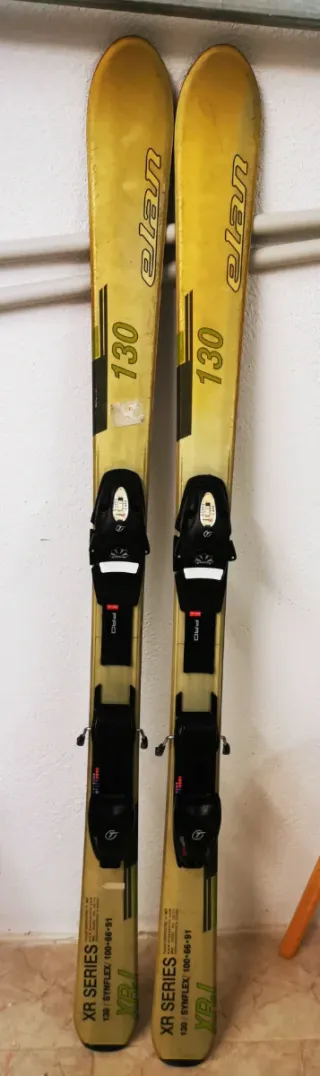 Esquís y botas para niño