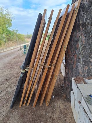 Puertas de madera interiores.