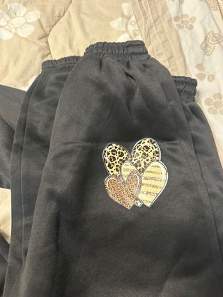 Tuta donna felpata cuori leopardati