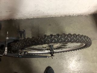 Bicicleta infantil negra