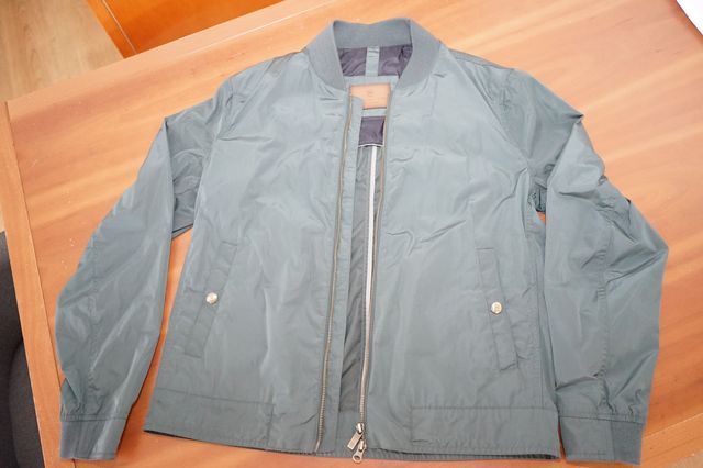 Chaqueta bomber verde Massimo Dutti – Talla L 