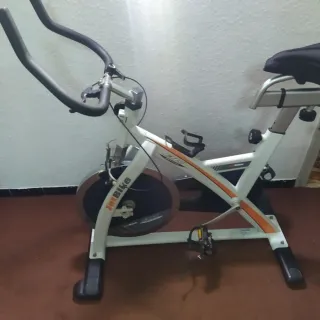 Bicicleta Spinning JetBike Blanca y Naranja