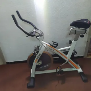 Bicicleta Spinning JetBike Blanca y Naranja