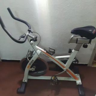 Bicicleta Spinning JetBike Blanca y Naranja
