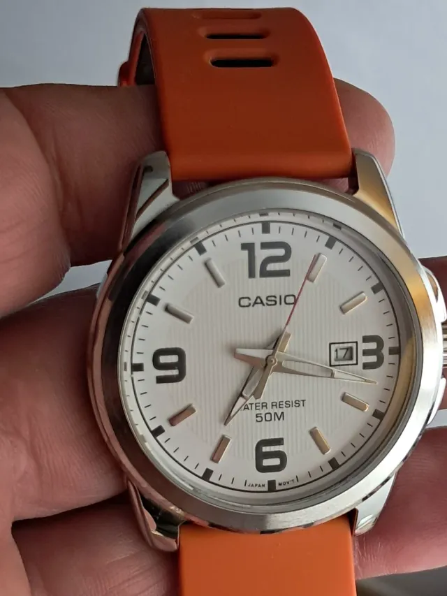 Casio Analógico Cuarzo Naranja Blanco