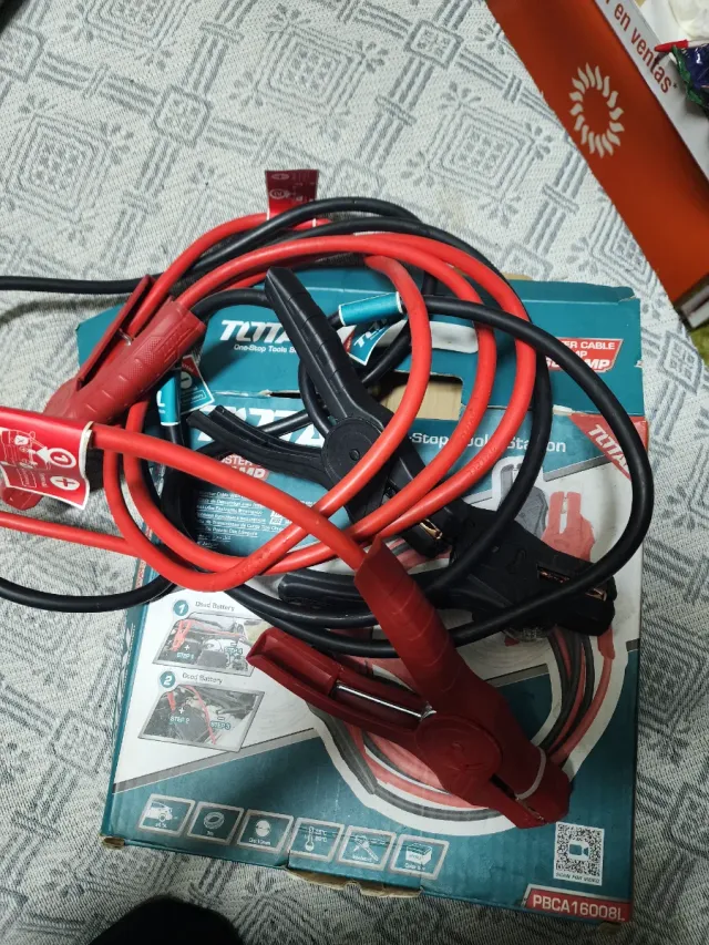 Cables de arranque TOTAL 1600 AMP
Nuevos con luces
