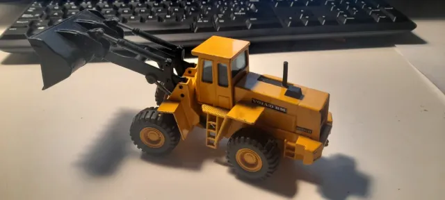 Miniatura Excavadora Joal Volvo BM L160
