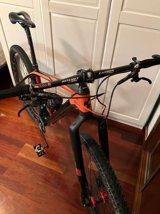 Bicicleta carbono horquilla invertida. Talla L