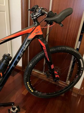 Bicicleta carbono horquilla invertida. Talla L