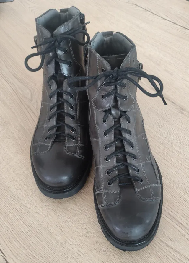 Botas de hombre. Muy rebajadas. PERFECTAS 