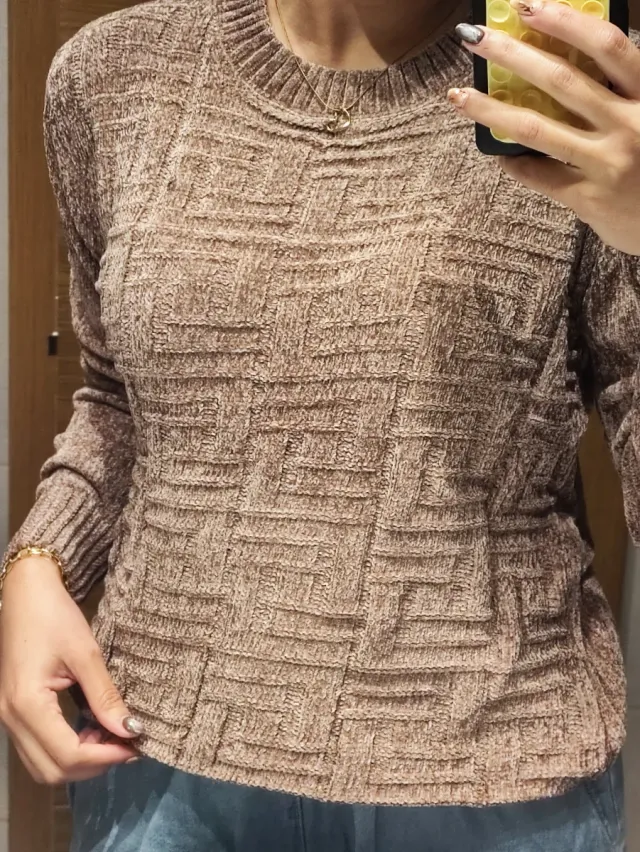 Jersey marrón tejido
Tallas:
-XL/XXL