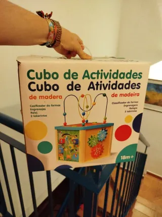 Cubo de Actividades de Madera